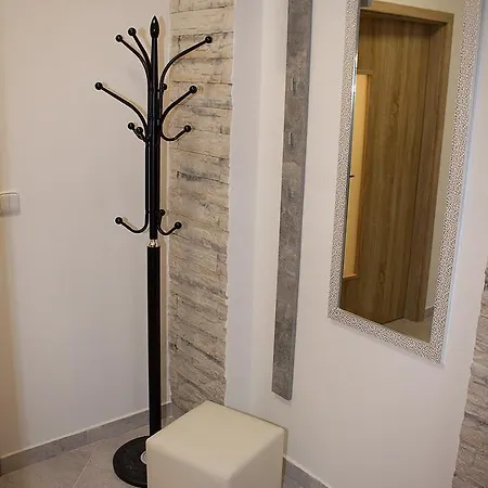 Apartmán Se Zahrádkou V Krásné čtvrti Berouna *