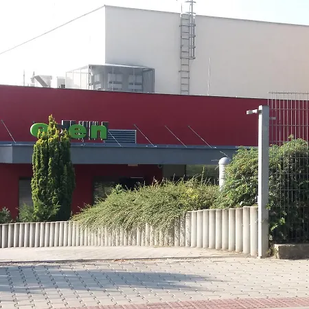Apartamento Apartmán Se Zahrádkou V Krásné čtvrti Berouna